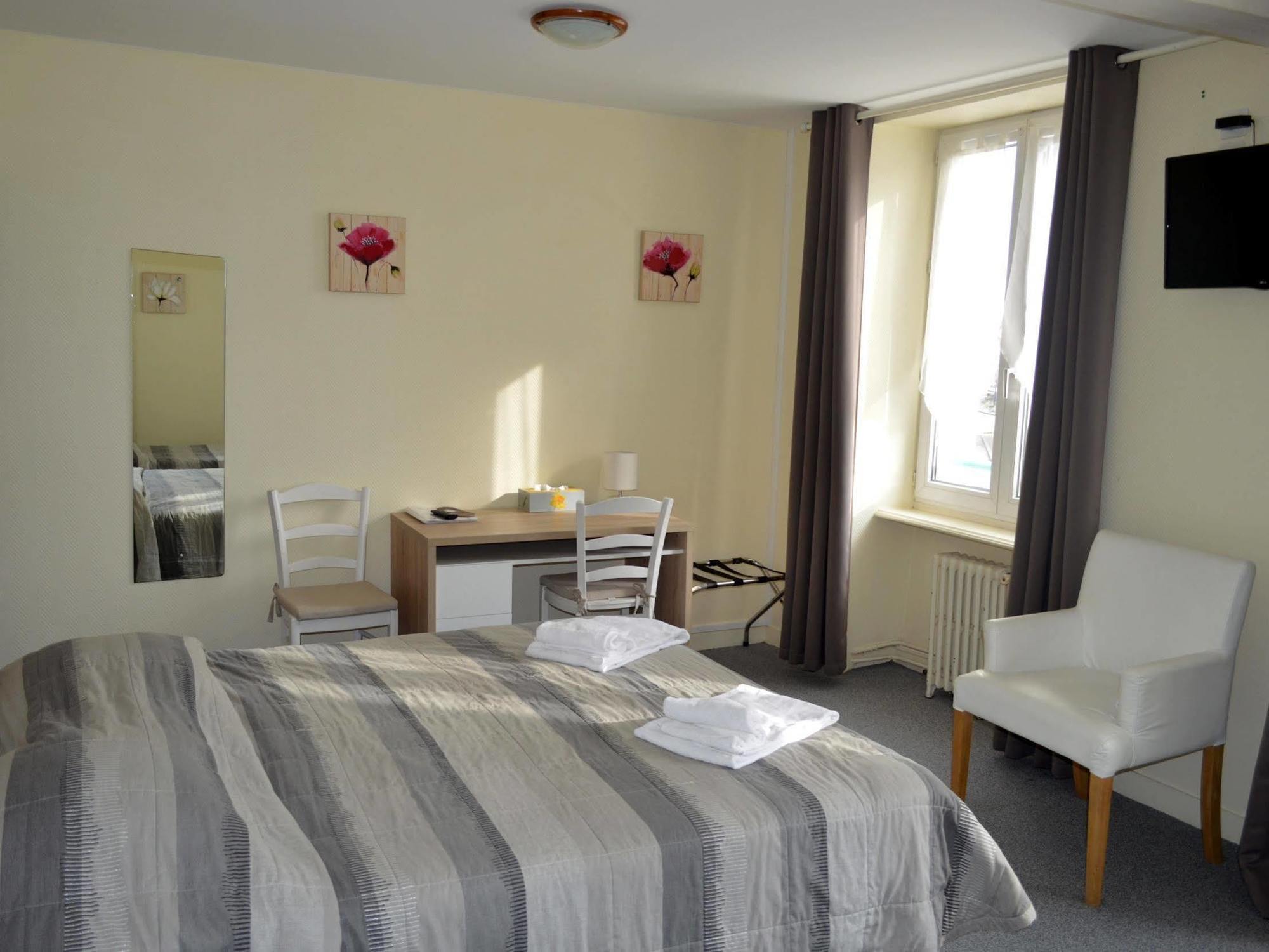 Logis Hotel Le Bretagne Le Vivier-sur-Mer Exterior foto