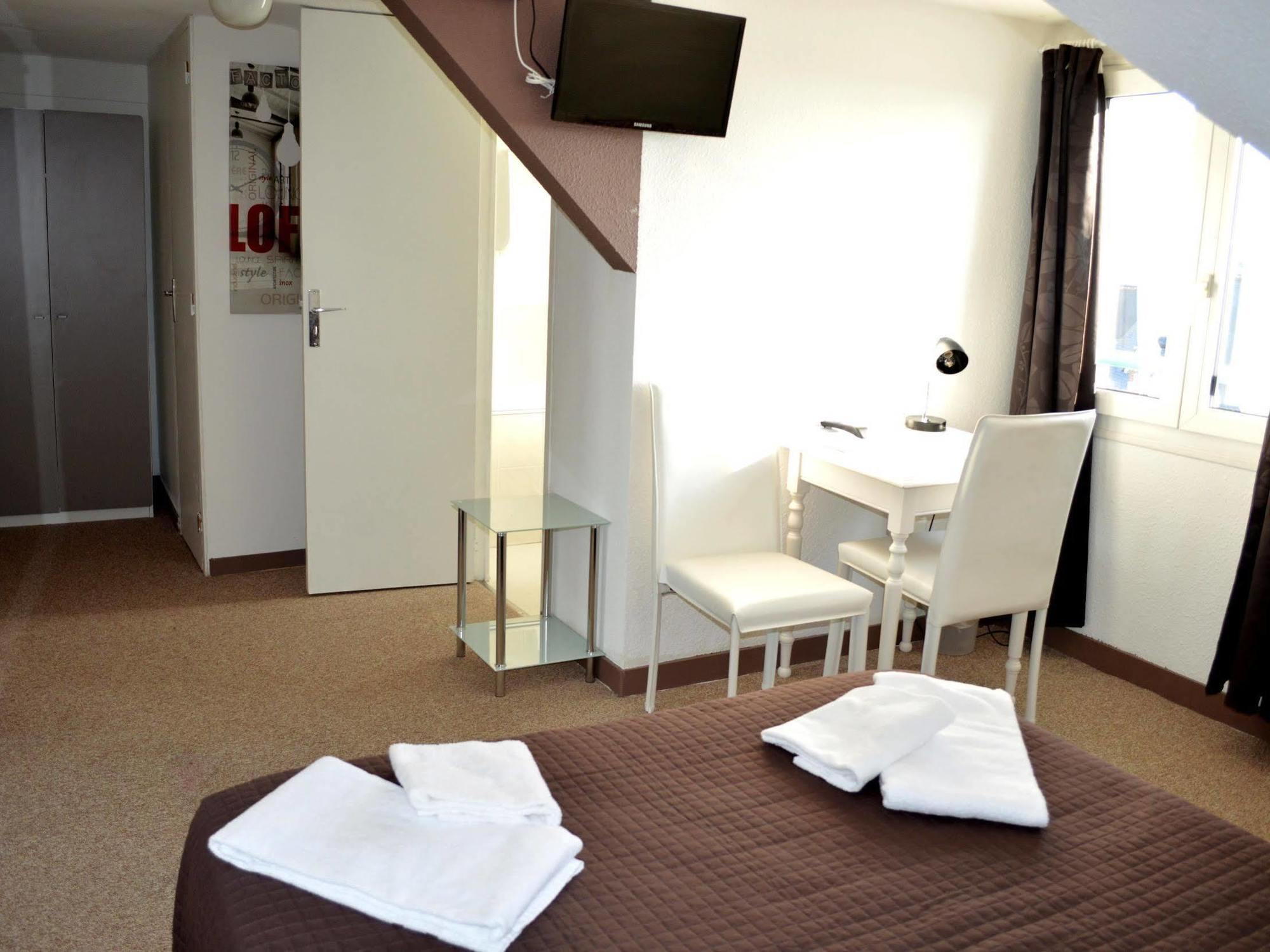 Logis Hotel Le Bretagne Le Vivier-sur-Mer Exterior foto