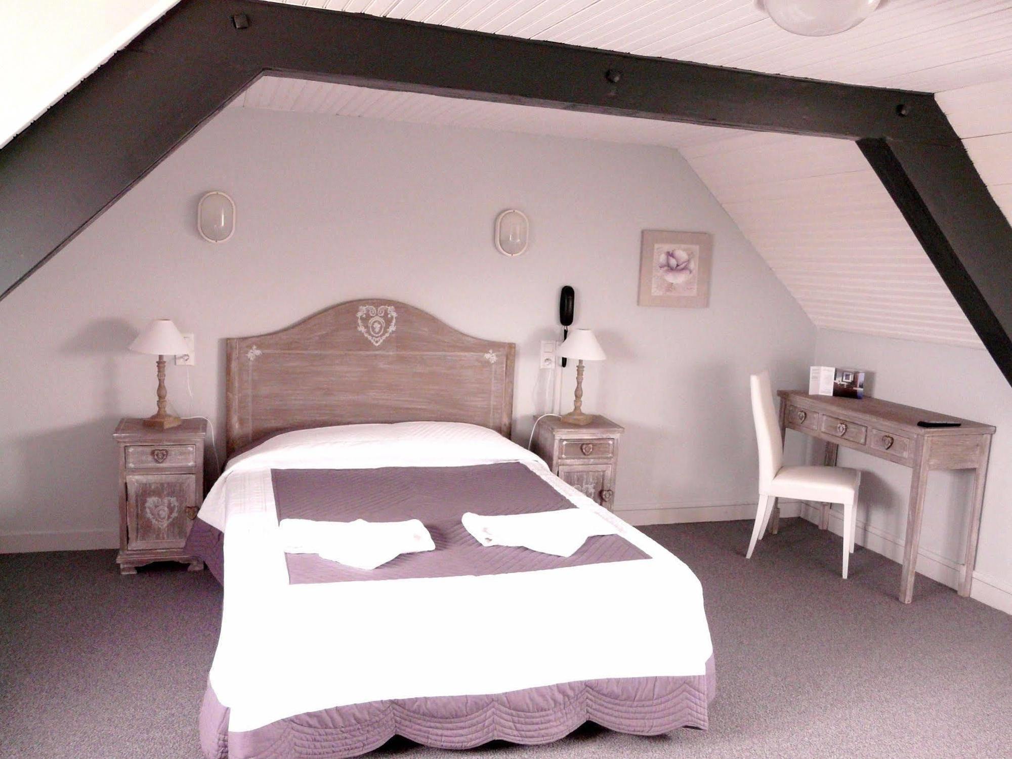Logis Hotel Le Bretagne Le Vivier-sur-Mer Exterior foto