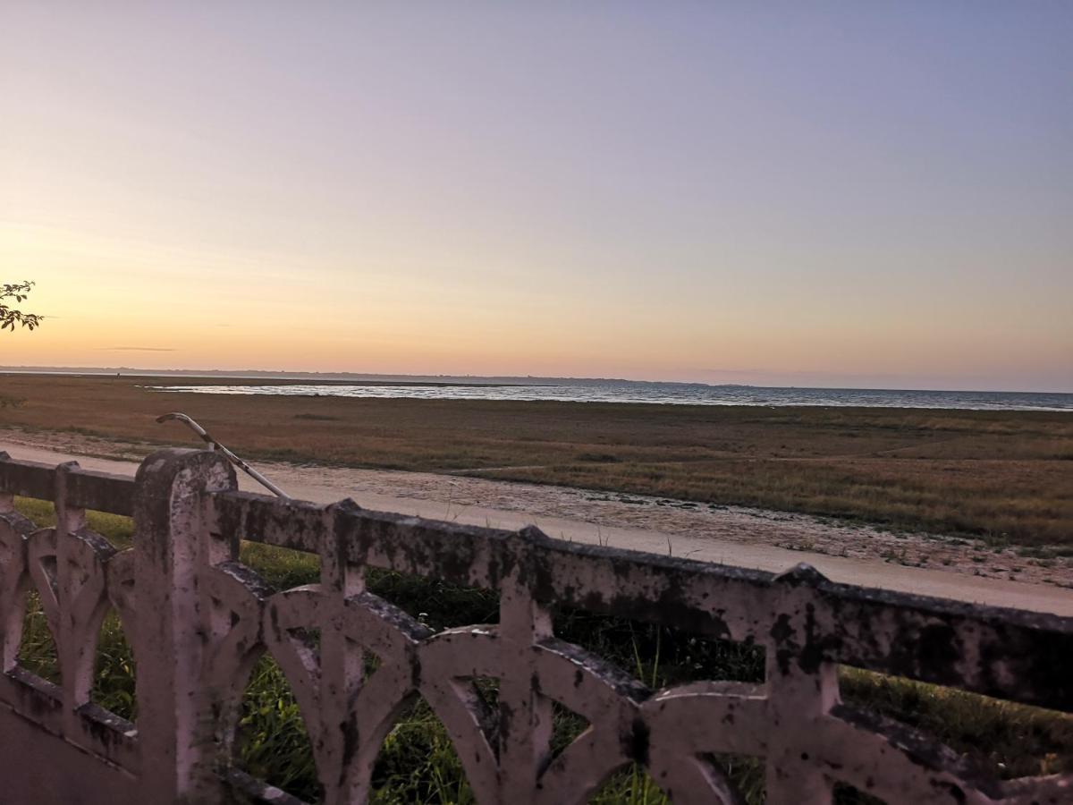Logis Hotel Le Bretagne Le Vivier-sur-Mer Exterior foto